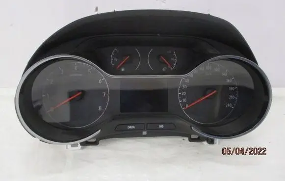 Opel Crossland X Speedometer (instrument cluster) 9831002180