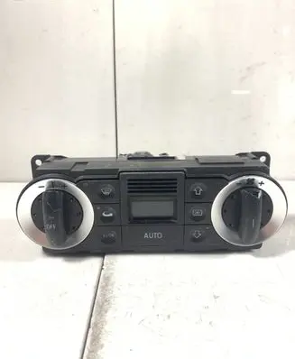Audi TT Mk1 Climate control unit 8N0820043A