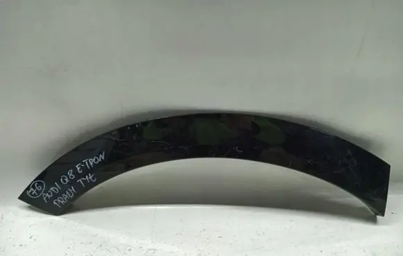 Audi Q8 e-tron Rear arch trim 4KE853818
