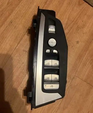 BMW X3 G01 Electric window control switch 6847099