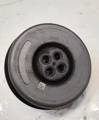 Mercedes-Benz C W205 Crankshaft pulley A6510351712