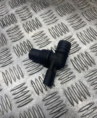Volkswagen Transporter - Caravelle T4 Breather valve 037906391B