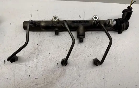 Audi A4 S4 B7 8E 8H Fuel main line pipe 059130090J 007420L2 F00R001823
