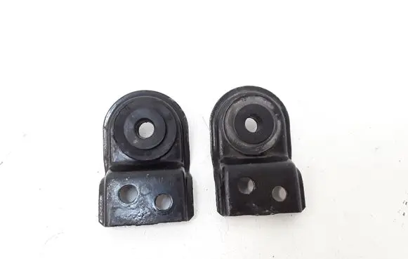 Volvo S40, V40 Radiator mount bracket