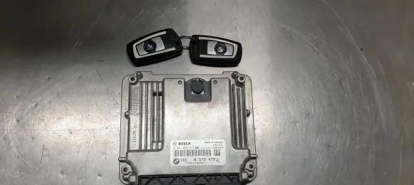 BMW 1 F20 F21 Engine control unit/module 0281030977 170118921