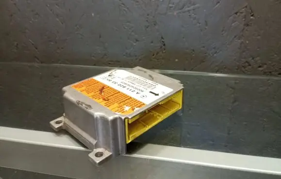 Mercedes-Benz E W211 Airbag control unit/module A2118203385 D6V3D09ASVF 500304090828