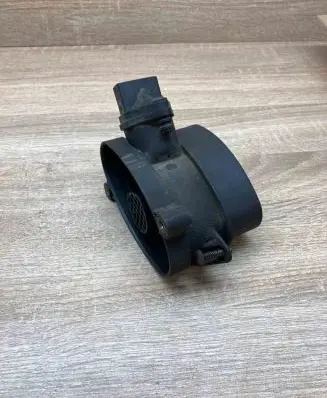 BMW 5 E39 Mass air flow meter 7787076 0928400468