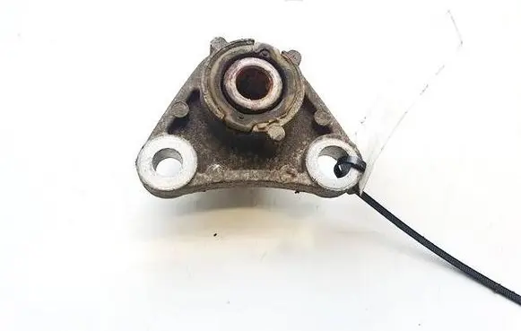 Volvo S60 Engine mount bracket 9203968