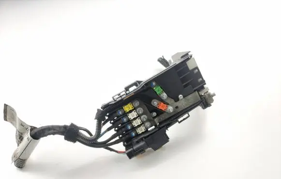 Peugeot 308 Fuse module 28236841 9666527580