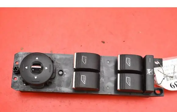 Ford Focus Electric window control switch AM5T-14A132-AA