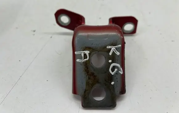 Mazda CX-30 Rear door lower hinge