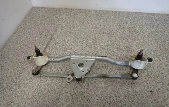 Suzuki Splash Front wiper linkage 