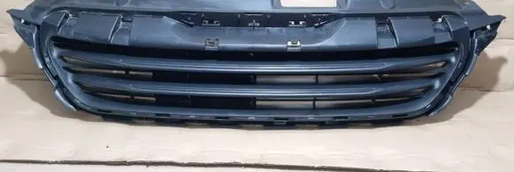 Peugeot 108 Front bumper upper radiator grill