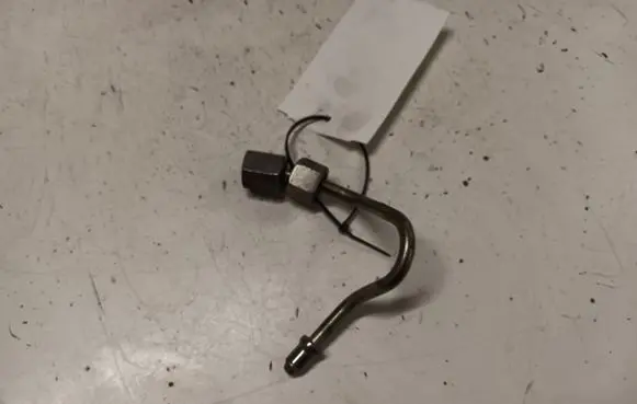 BMW 3 E90 E91 Fuel injector supply line/pipe 