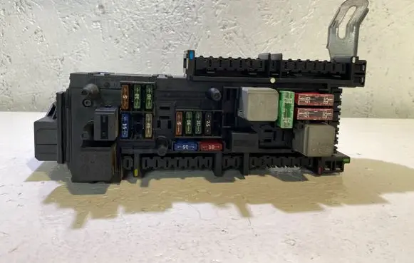 Mercedes-Benz E W212 Fuse module 2129009822 2129017206 2129020008