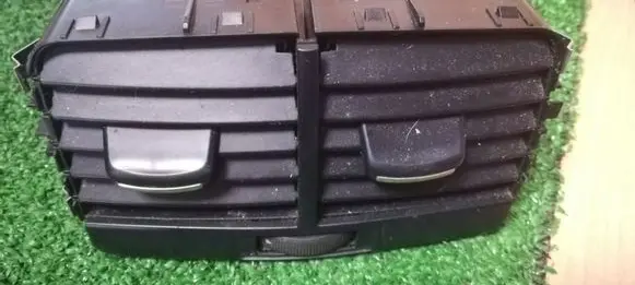 Audi A6 S6 C6 4F Rear air vent grill 4F0819203
