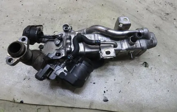 BMW 6 F12 F13 EGR valve cooler 7822350