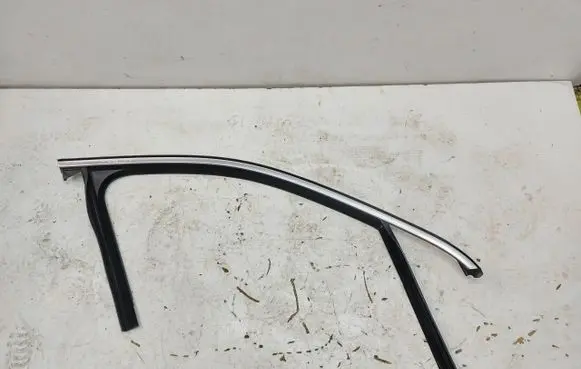 Mercedes-Benz GLC C254 Front door glass trim molding MERCEDESW254USZPP