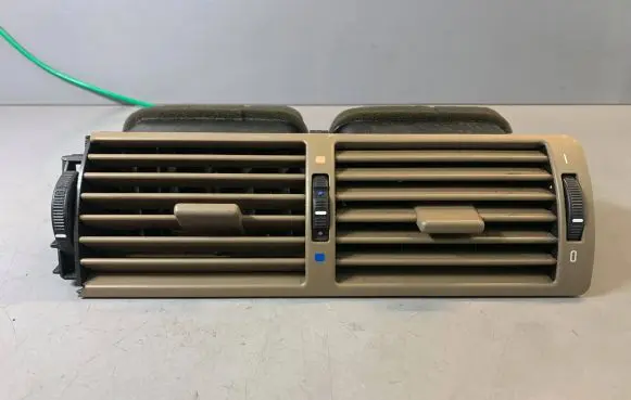 BMW 5 E39 Dash center air vent grill 8391179 8364007
