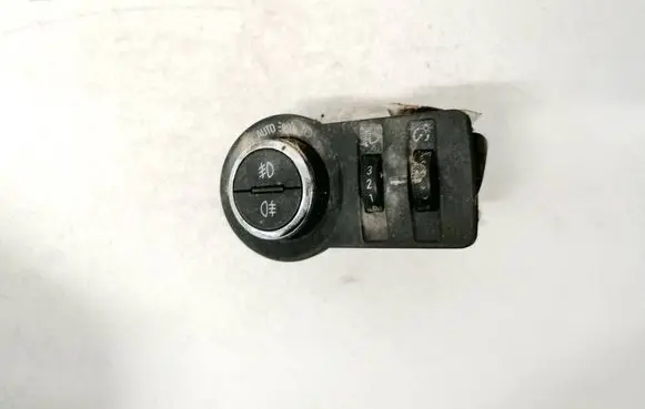 Chevrolet Cruze Light switch 13301752 251508