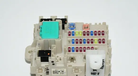 Isuzu D-Max Fuse box set 8E31-0173
