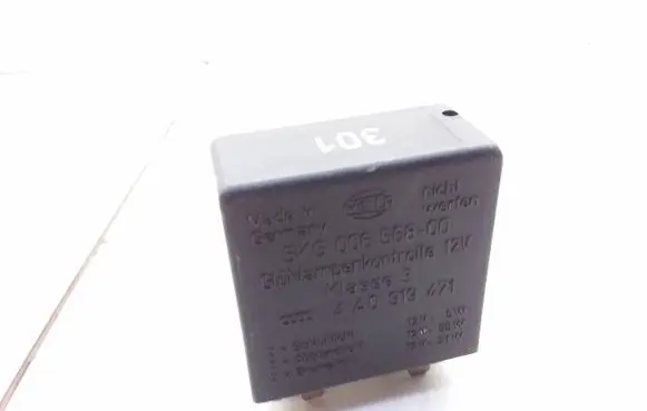 Audi A8 S8 D2 4D Hazard warning light relay 5KG00656800 4A0919471