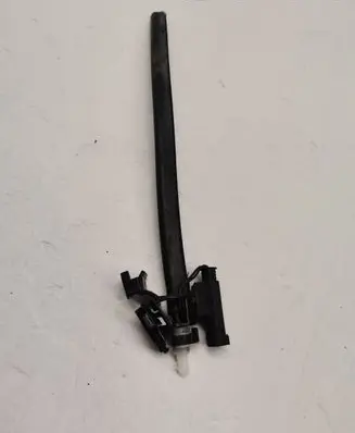 BMW 7 G11 G12 Windshield washer spray nozzle 7357373