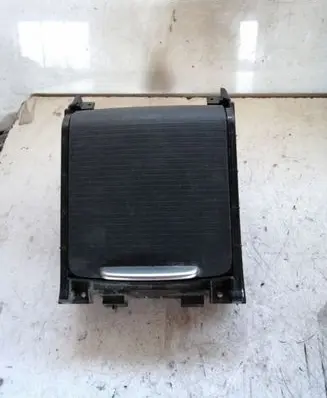 Cup holder front
