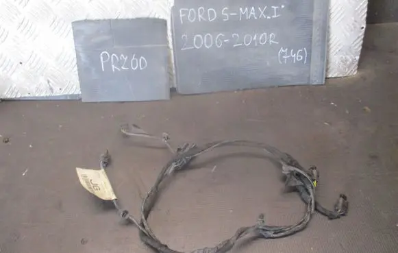 Ford S-MAX EUR ISO radio connector 