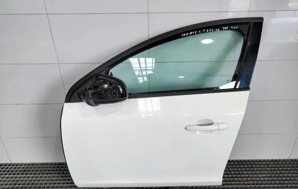 Volvo V60 Front door
