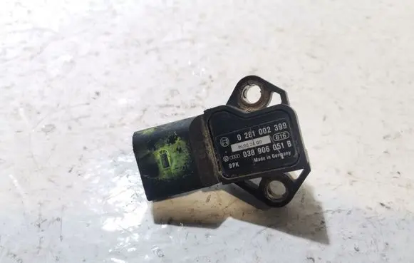 Volkswagen Caddy Air pressure sensor 0281002399 038906051B