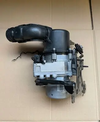 Peugeot 508 Power steering pump 9806445080
