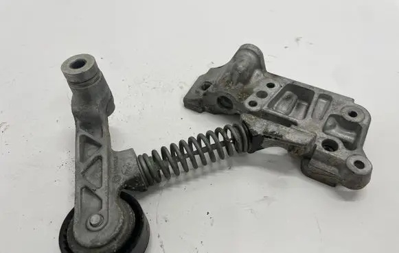 Mercedes-Benz CLA C117 X117 W117 Generator/alternator belt tensioner A6512200607