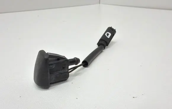 BMW 5 E60 E61 Windshield washer spray nozzle 7046060