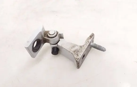 Porsche Cayenne (9Y0 9Y3) Front door upper hinge 8S0833407A