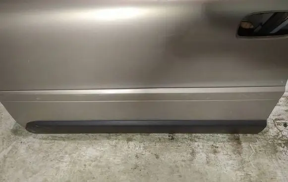 Volvo XC70 Front door trim (molding) 