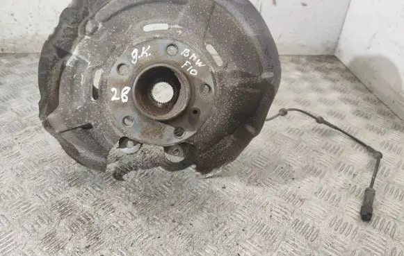 BMW 5 F10 F11 Rear wheel hub 6793769