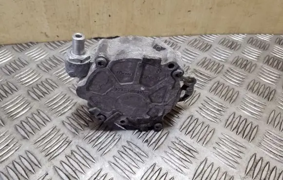 Skoda Yeti (5L) Vacuum pump 03L145100F