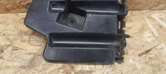 Volvo V60 Front bumper mounting bracket 30796626