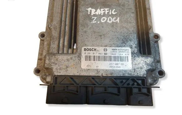 Renault Trafic II (X83) Engine control unit/module ECU 0281017003 237100718R 237101452R