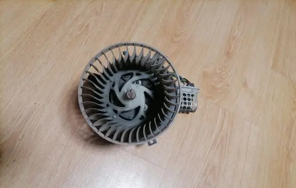 Chrysler Cirrus Heater fan/blower 4644810 4644809