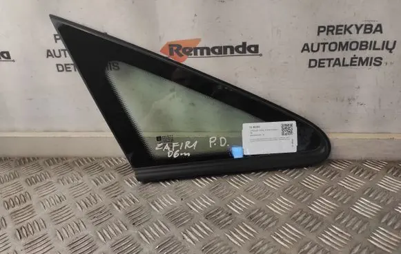 Opel Zafira B Front triangle window/glass 13123921