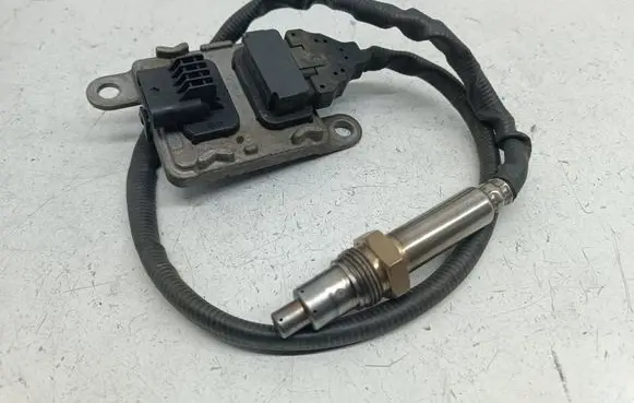 Mercedes-Benz Sprinter W907 W910 Lambda probe sensor A0009053109 SNS424B 0009053109