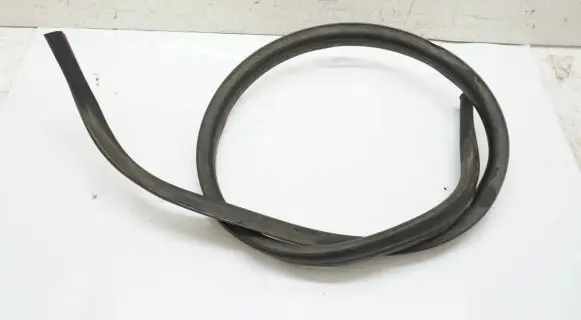 Volvo XC90 Engine compartment rubber 