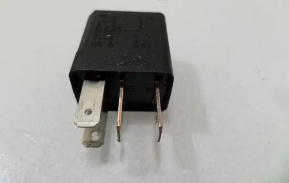 Opel Zafira A Other relay 24432680