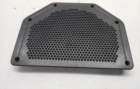 BMW 1 E82 E88 Subwoofer grill/trim 6925328 4913631821