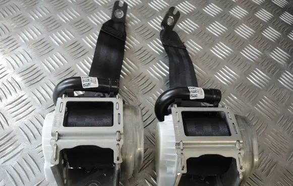 Cupra Formentor Rear seatbelt