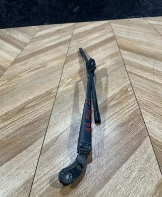 Mini One - Cooper R50 - 53 Front wiper blade arm 80005586