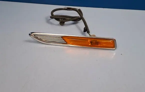 Ford Mondeo MK IV Front fender indicator light 7S7113K354BD