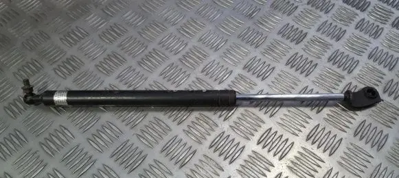 Mitsubishi Sigma Tailgate/trunk strut/damper
